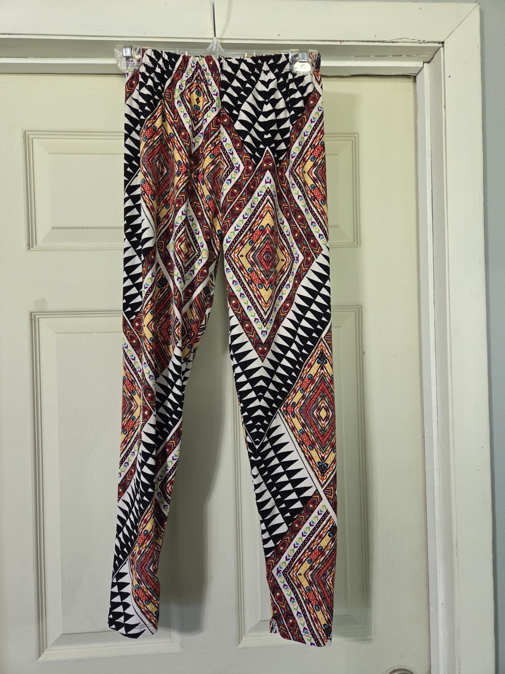 Always Aztec Tribal Print Leggings – Vibrant Geometric Pattern Stretch Pants